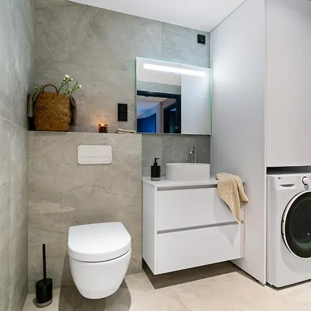 Nydelig I Unike Lofoten I Naerheten Av Henningsvaer! *