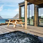 別荘 Nydelig I Unike Lofoten I Naerheten Av Henningsvaer! *