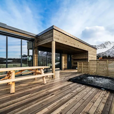 Nydelig I Unike Lofoten I Naerheten Av Henningsvaer! *